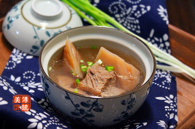 材放锅里一键即成秋天干燥要多喝汤电子pg6道用电饭锅炖的汤把食(图3)