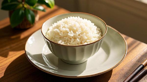 煮饭粘锅是怎么回事pg电子首页电饭锅(图2)