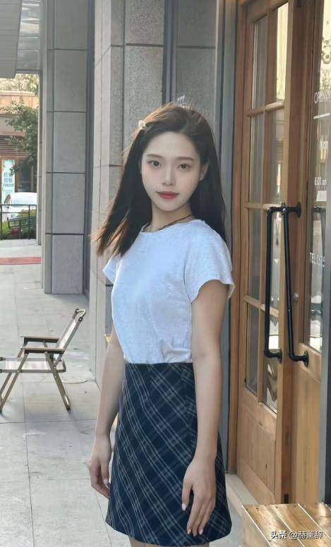 仅25岁当天就下葬前未婚夫是千万网红pg电子模拟器山东美女秦贝贝去世年(图3)