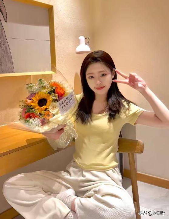 仅25岁当天就下葬前未婚夫是千万网红pg电子模拟器山东美女秦贝贝去世年(图14)